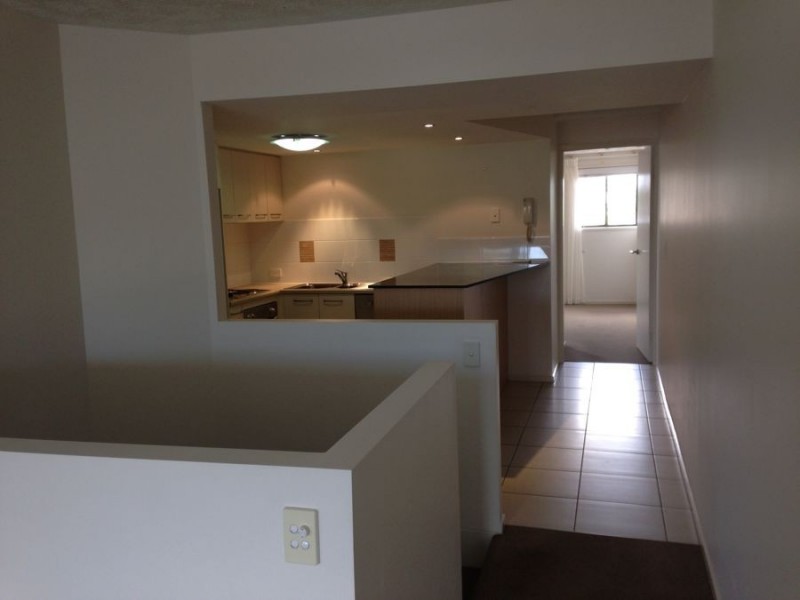 27/10 Grand Pde, Kawana Island QLD 4575