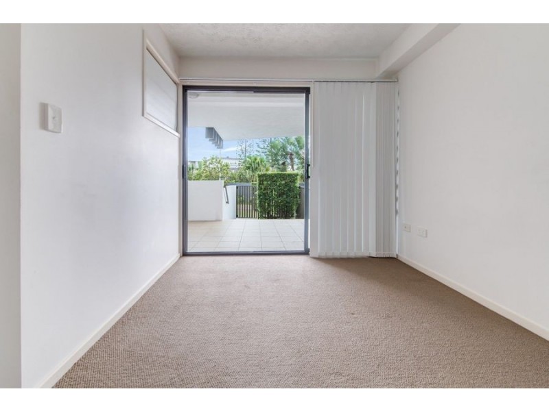 27/10 Grand Pde, Kawana Island QLD 4575