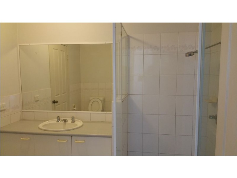 1 20 Huth Street, Labrador QLD 4215