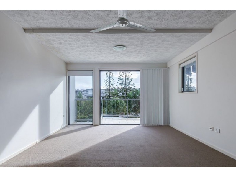 22/10 Grand Pde, Kawana Island QLD 4575