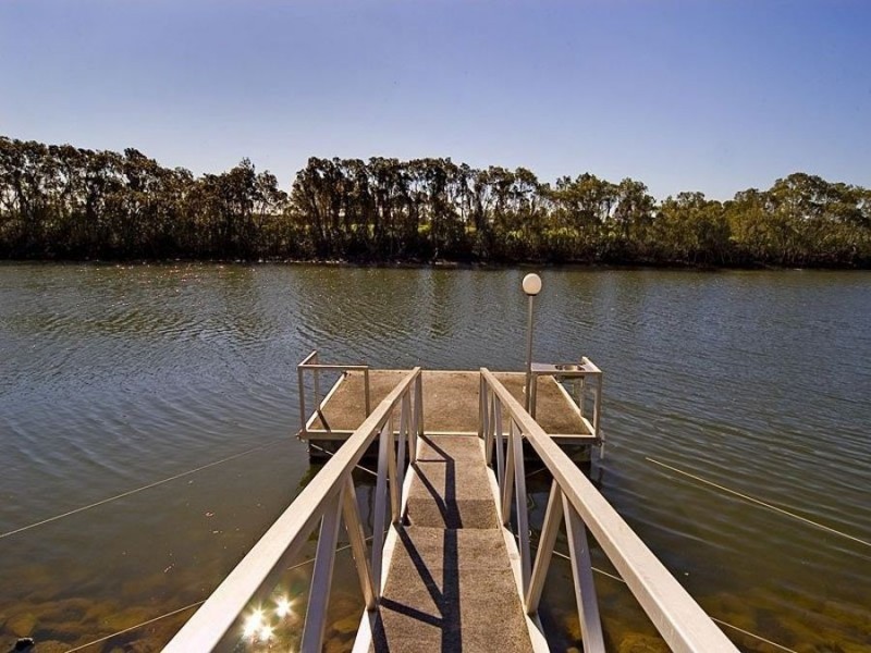1123 Beechwood Drive, Hope Island QLD 4212