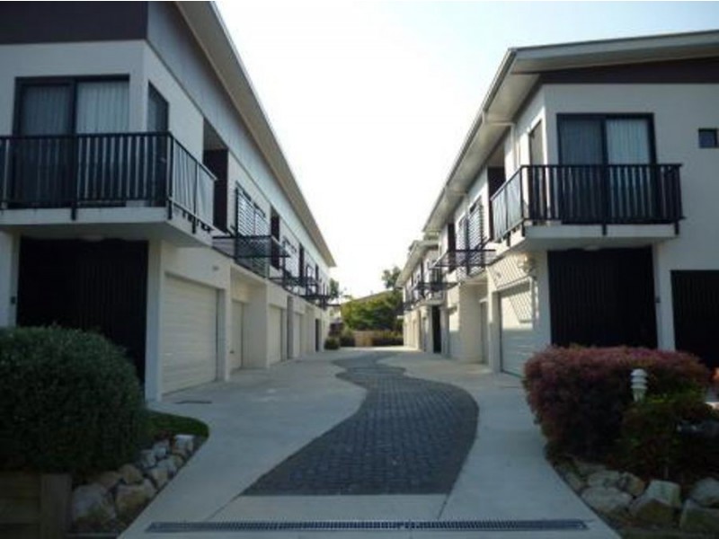 2/8 Hinley Avenue, Maroochydore QLD 4558