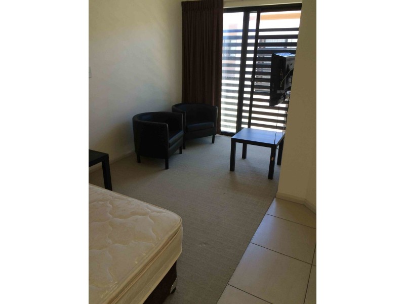 2/8 Hinley Avenue, Maroochydore QLD 4558