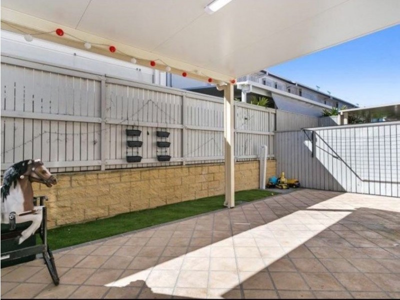 23 Greenway Cct, Mount Ommaney QLD 4074