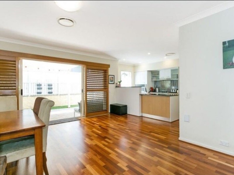 23 Greenway Cct, Mount Ommaney QLD 4074