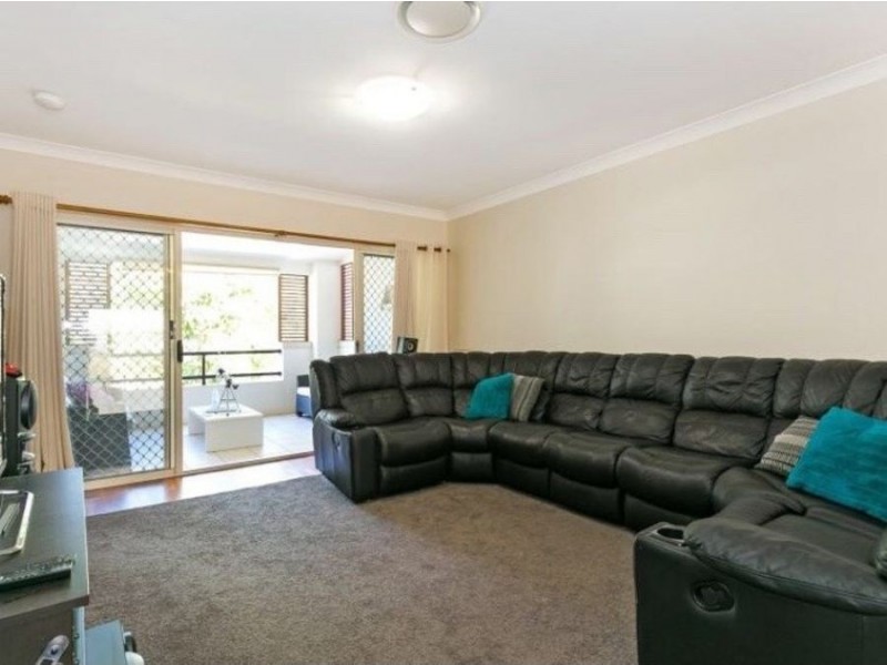 23 Greenway Cct, Mount Ommaney QLD 4074