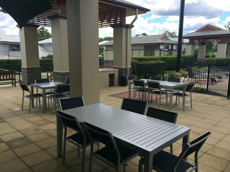 23 Greenway Cct, Mount Ommaney QLD 4074