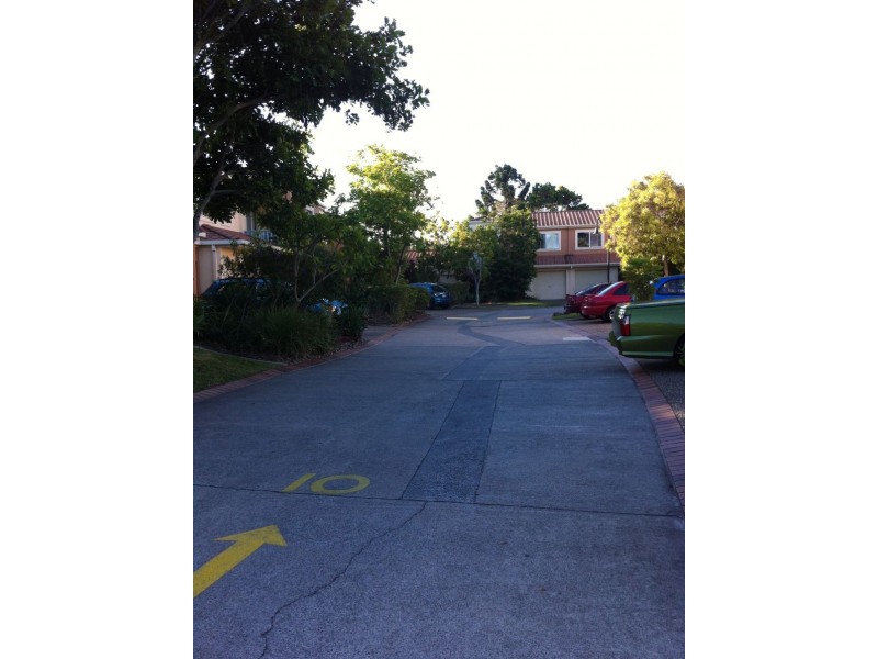 17, 1 Warbler Parade, Varsity Lakes QLD 4227