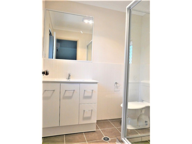 No 6 ENTERPRISE LANE, Booval QLD 4304