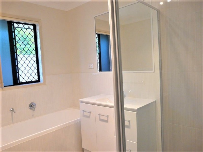 No 6 ENTERPRISE LANE, Booval QLD 4304