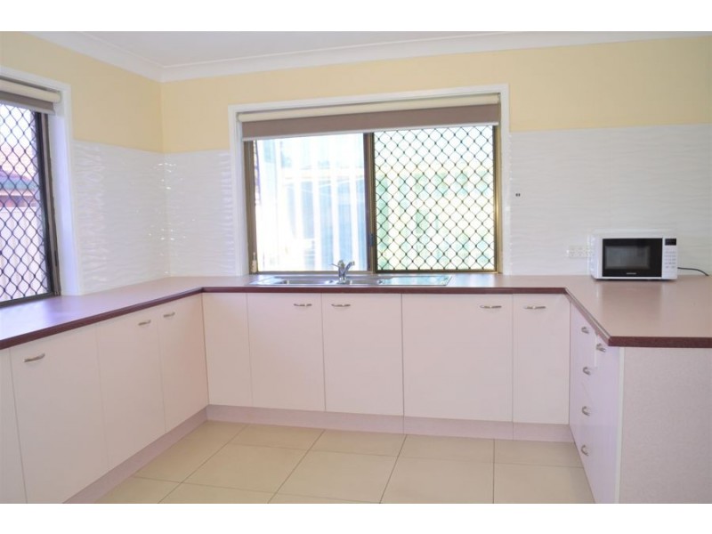 200 Emerald Street, Regents Park QLD 4118