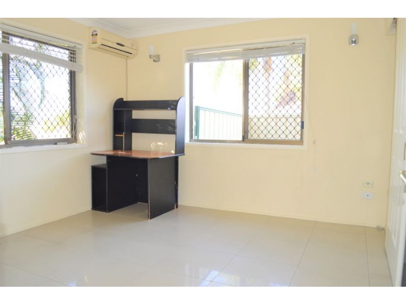 200 Emerald Street, Regents Park QLD 4118