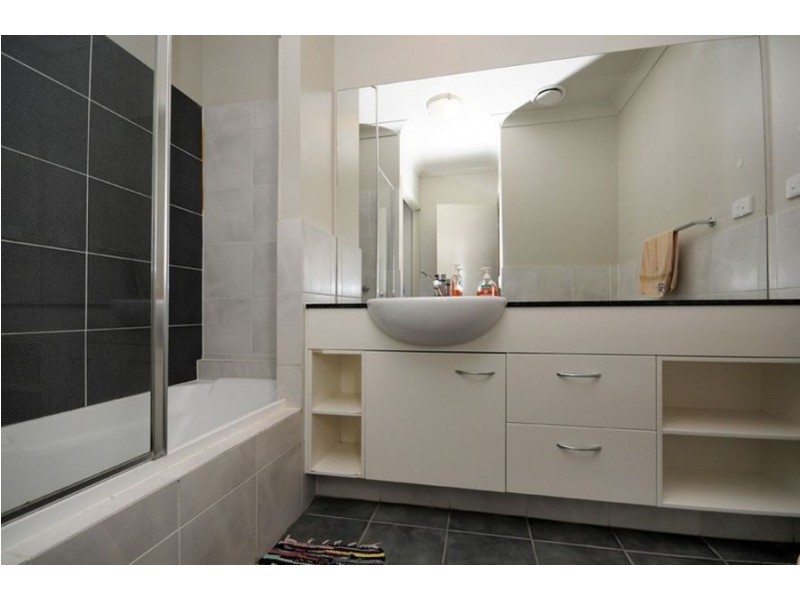 34/2 Geraldton Drive, Varsity Lakes QLD 4227