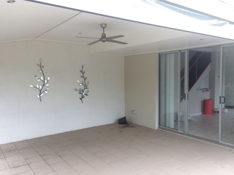 2/106 Carmody Rd, St Lucia QLD 4067