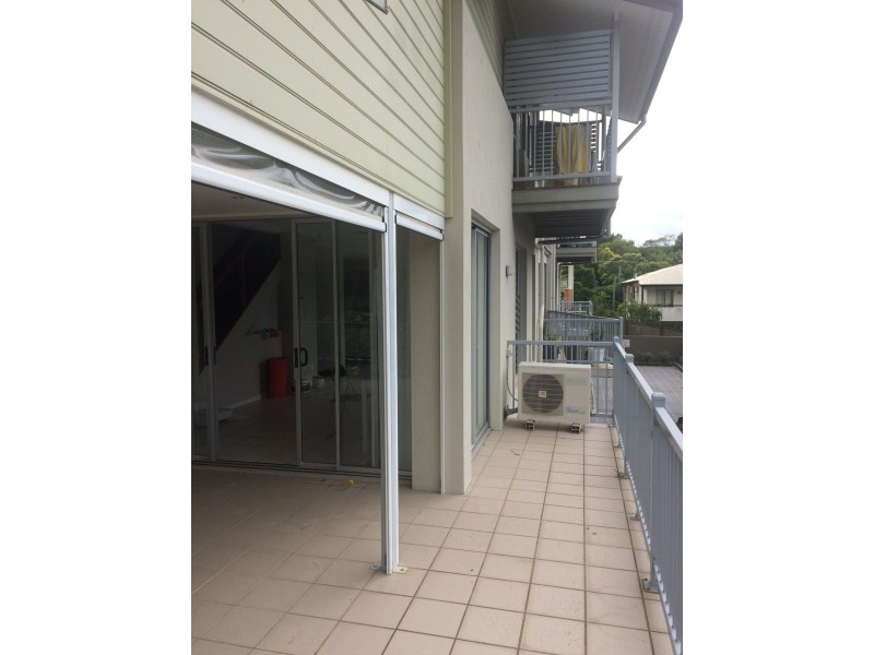 2/106 Carmody Rd, St Lucia QLD 4067