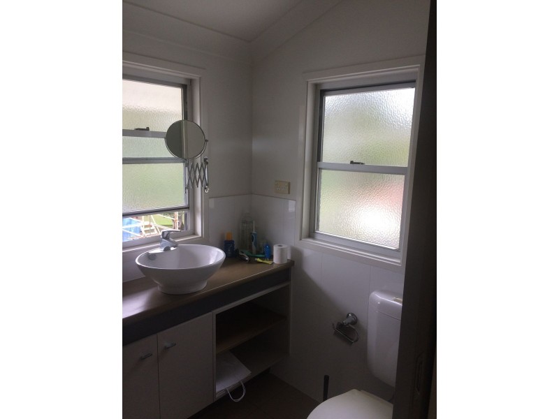 2/106 Carmody Rd, St Lucia QLD 4067