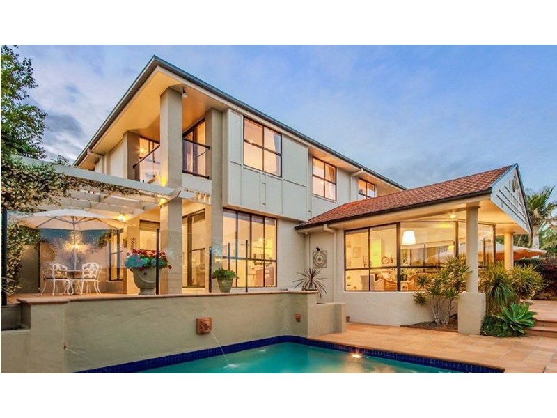 10 Staysail Crescent, Clear Island Waters QLD 4226