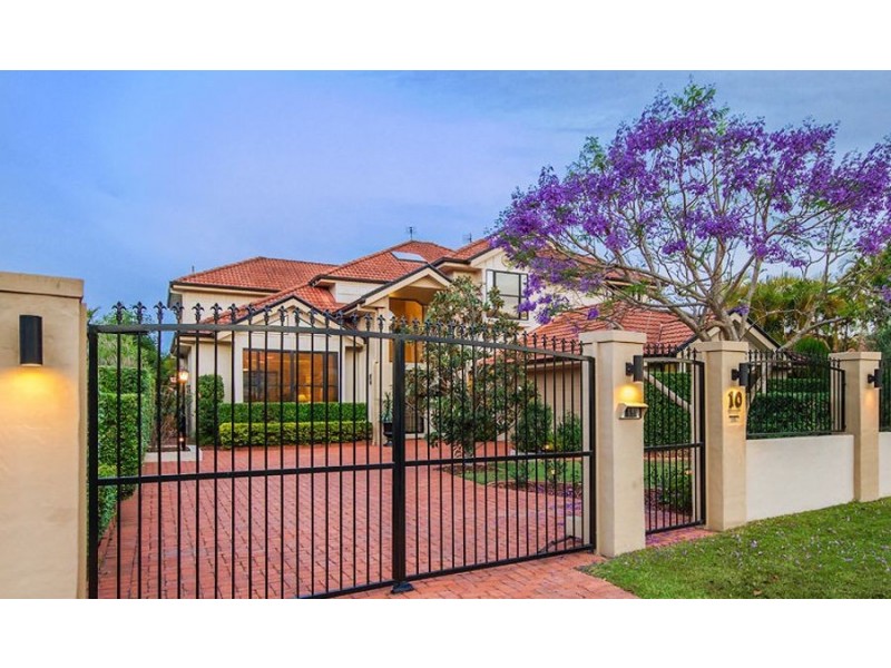 10 Staysail Crescent, Clear Island Waters QLD 4226