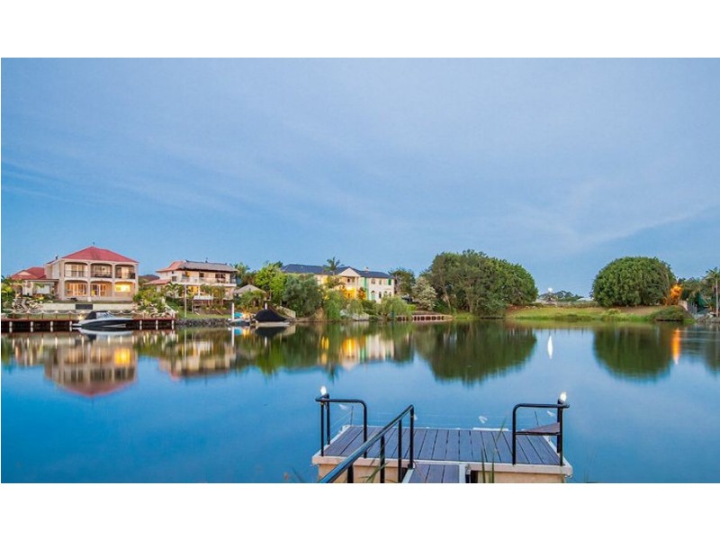 10 Staysail Crescent, Clear Island Waters QLD 4226