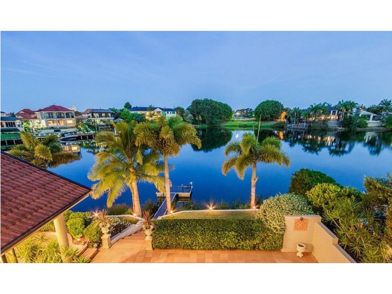 10 Staysail Crescent, Clear Island Waters QLD 4226
