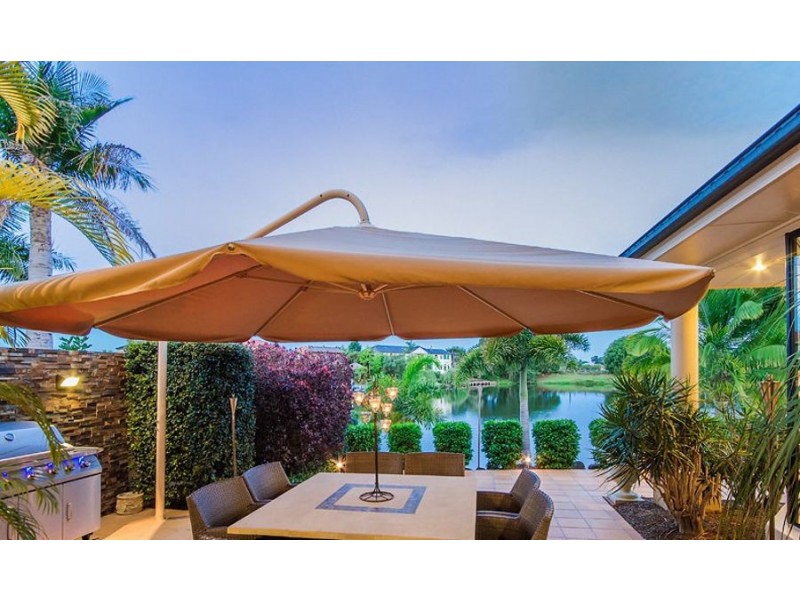 10 Staysail Crescent, Clear Island Waters QLD 4226