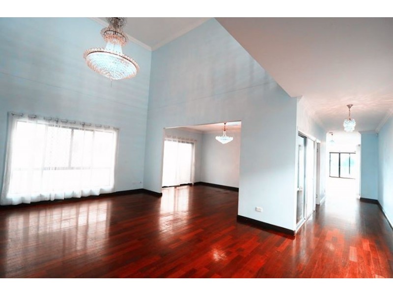 53 Coorema Court, Helensvale QLD 4212