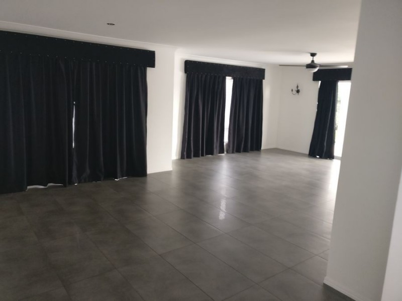 6 Madeleine Ct, Newport QLD 4020