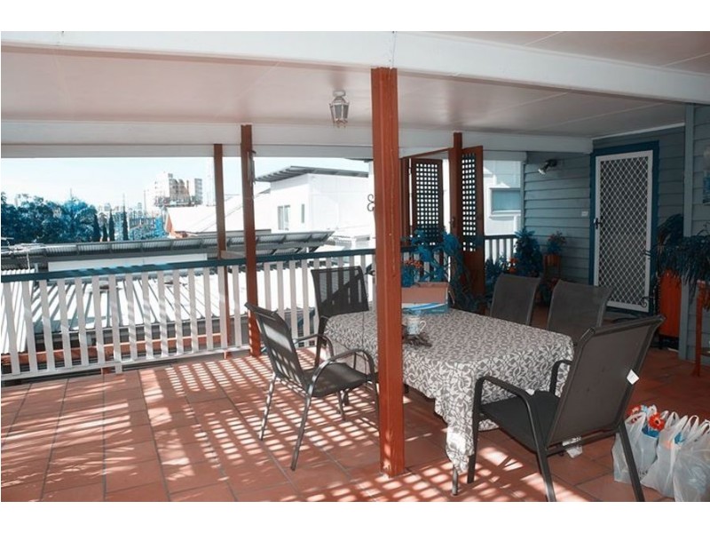 42 MACDONNELL STREET, Toowong QLD 4066