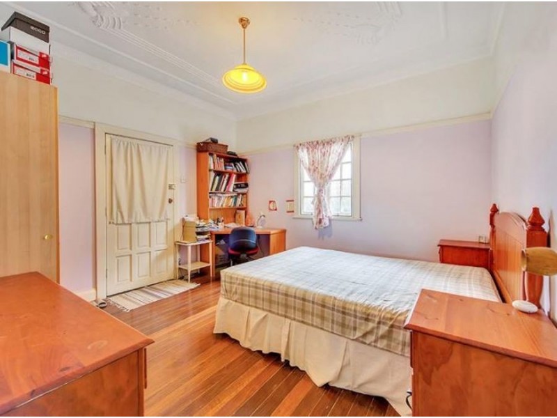 42 MACDONNELL STREET, Toowong QLD 4066