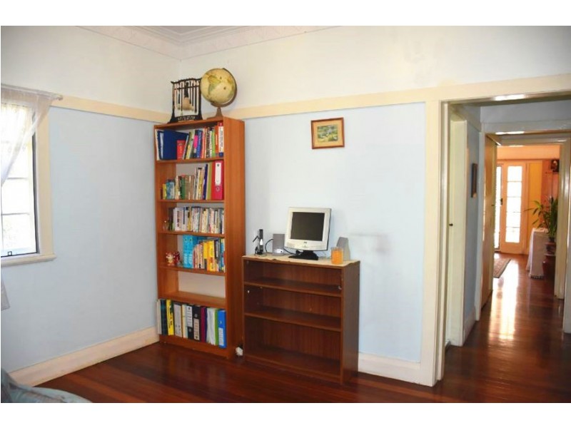 42 MACDONNELL STREET, Toowong QLD 4066