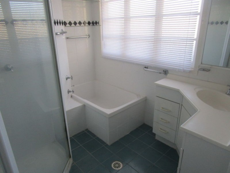 315 Warrigal Rd, Eight Mile Plains QLD 4113