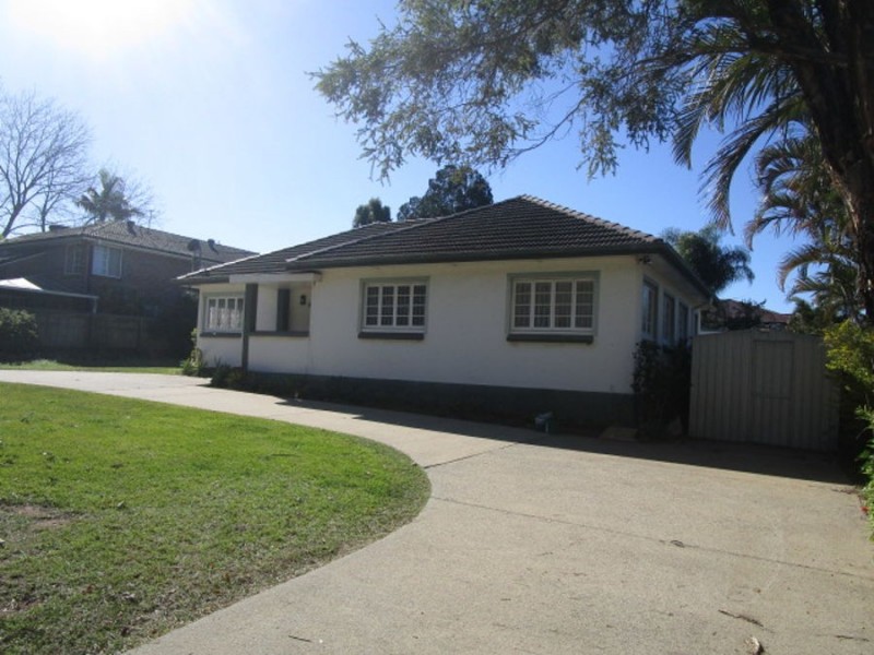 315 Warrigal Rd, Eight Mile Plains QLD 4113