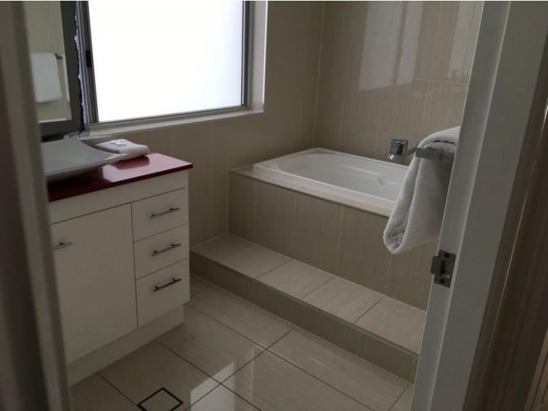 l14/20 old Burleigh Road, Surfers Paradise QLD 4217