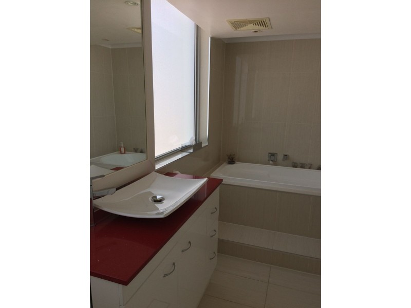 l14/20 old Burleigh Road, Surfers Paradise QLD 4217