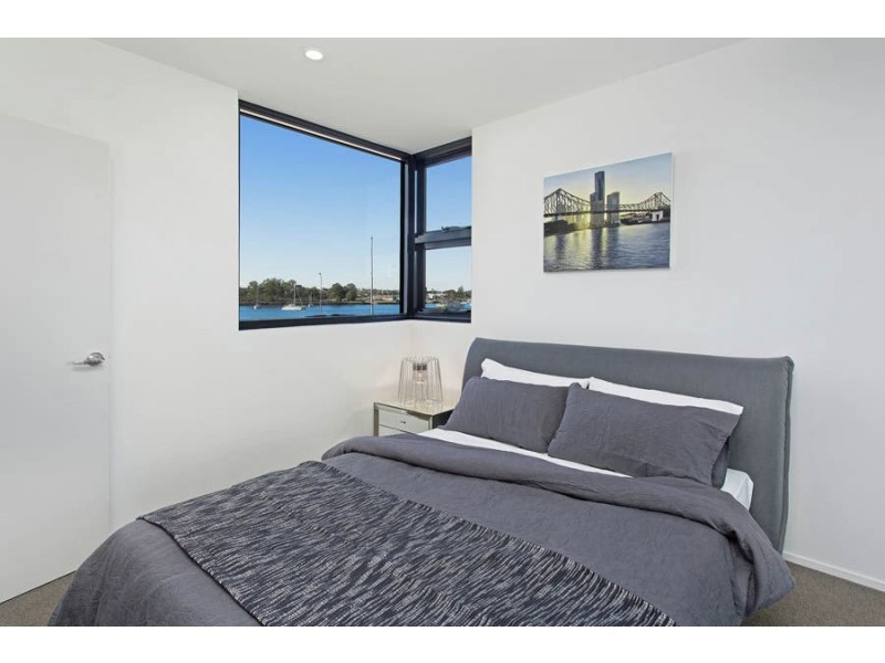 802/8 Hunt Street, Hamilton QLD 4007