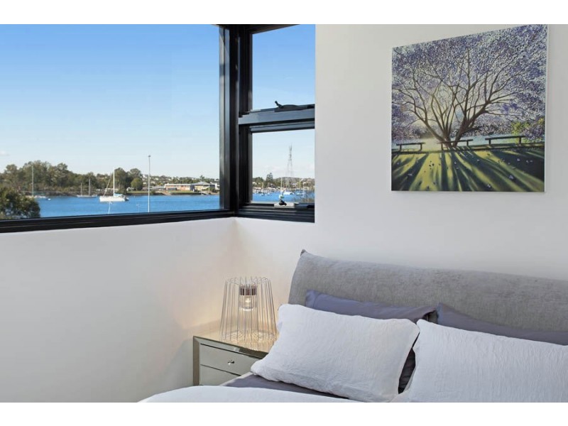 802/8 Hunt Street, Hamilton QLD 4007