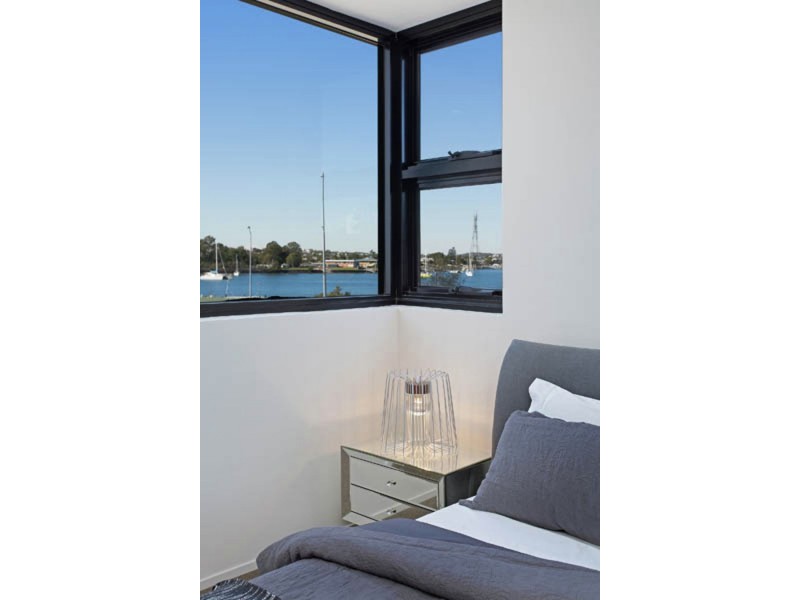 802/8 Hunt Street, Hamilton QLD 4007