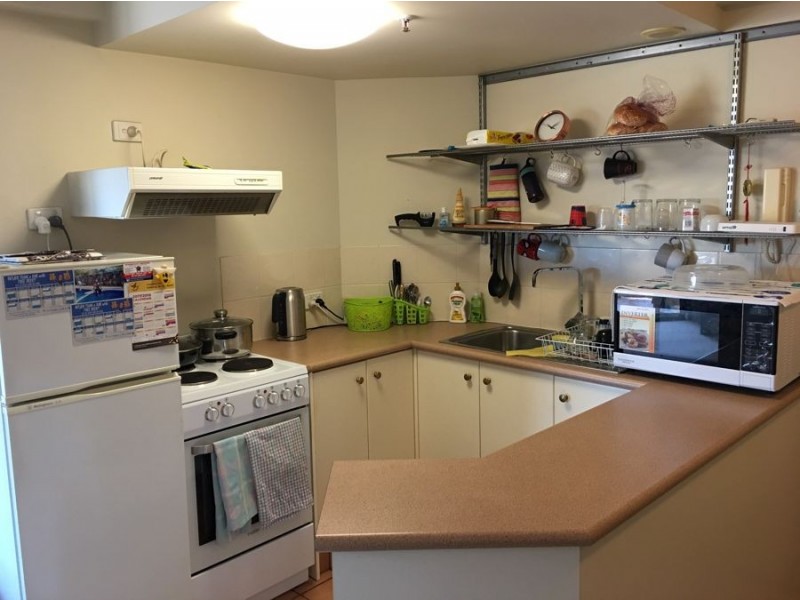 370 452 Marine Parade, Biggera Waters QLD 4216