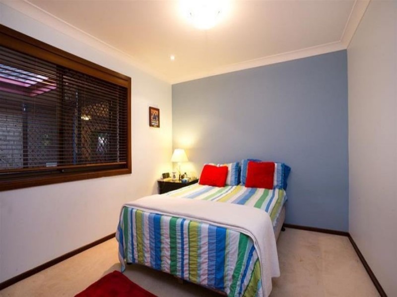 32 Mapleleaf Street, Eight Mile Plains QLD 4113