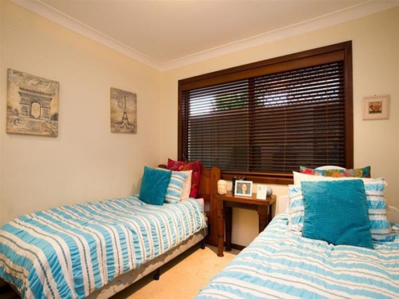 32 Mapleleaf Street, Eight Mile Plains QLD 4113