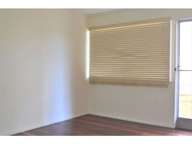 Unit 2 43 Holland Rd, Holland Park QLD 4121