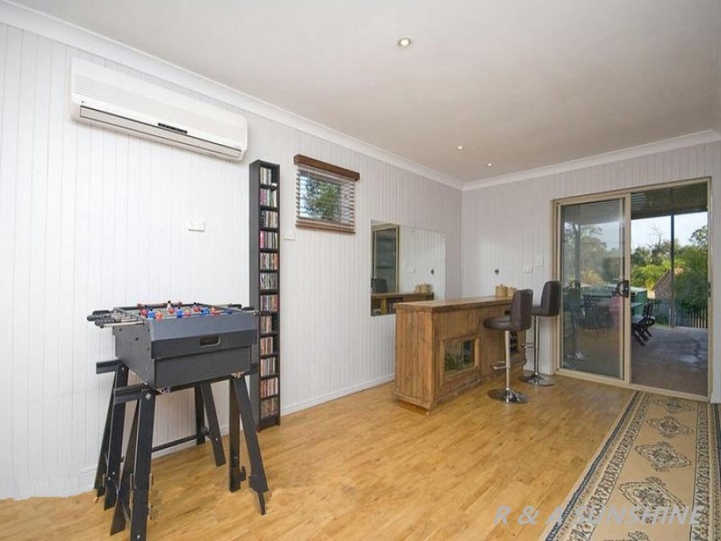 18 Lutton Ct, Boronia Heights QLD 4124