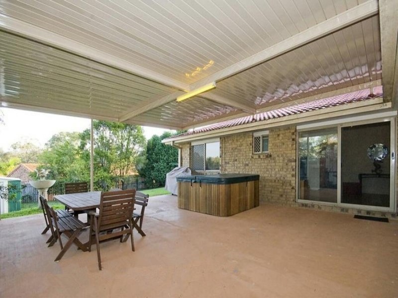 18 Lutton Ct, Boronia Heights QLD 4124