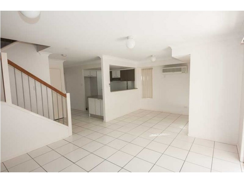 25 113 Castle Hill Dr, Murrumba Downs QLD 4503