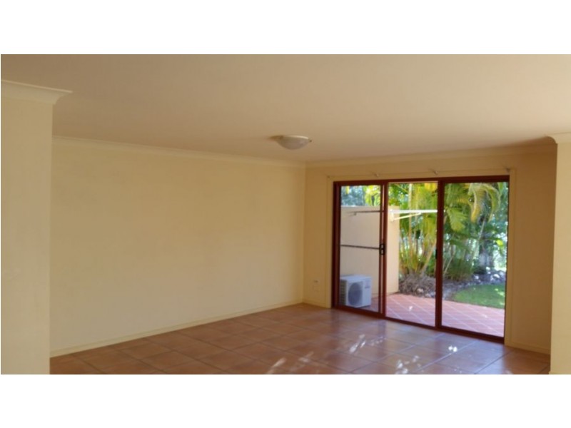 8 Woody Views Way, Robina QLD 4226