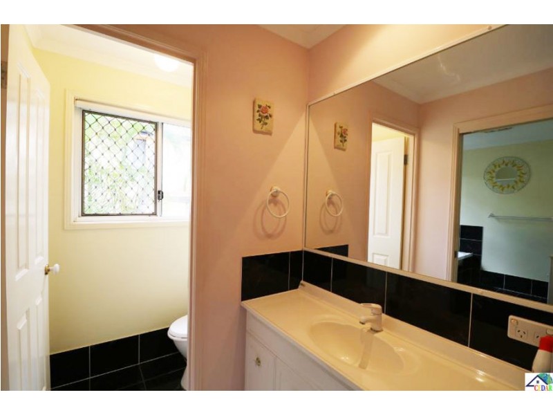 19 Pembridge Place, Carindale QLD 4152