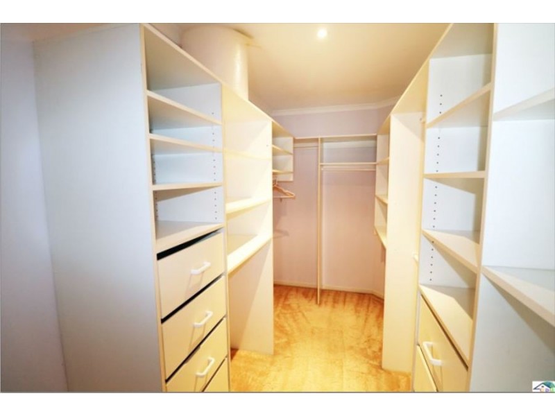 19 Pembridge Place, Carindale QLD 4152