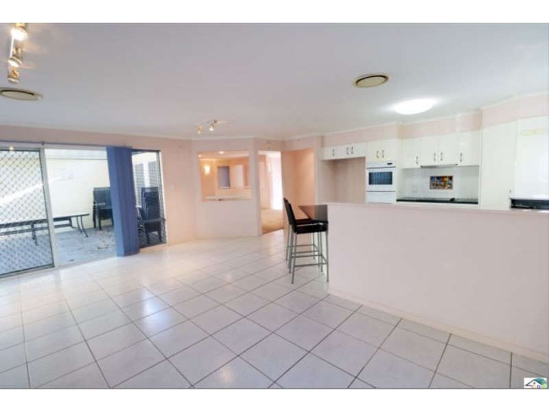 19 Pembridge Place, Carindale QLD 4152