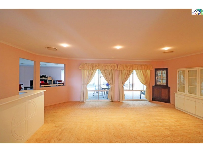 19 Pembridge Place, Carindale QLD 4152