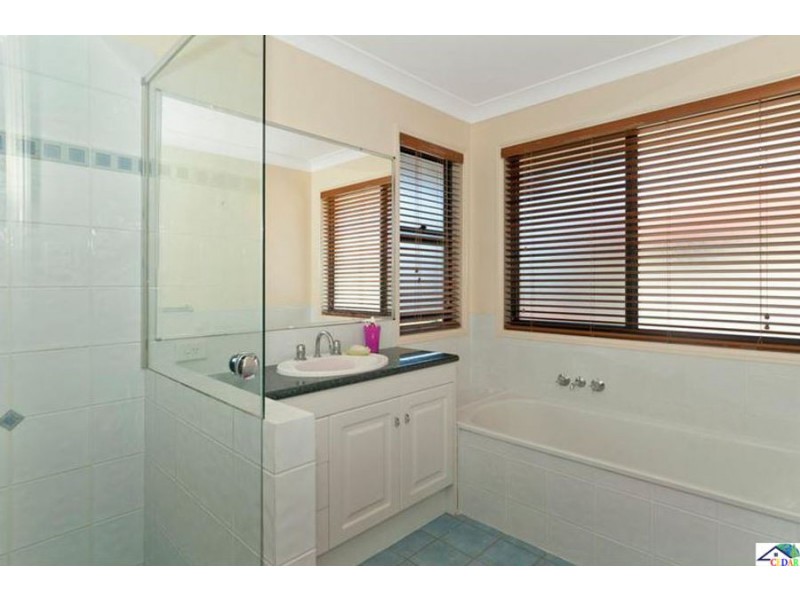 38 Riverside Terrace, Windaroo QLD 4207